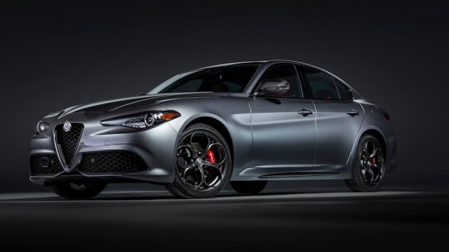 2020-Alfa-Romeo-Giulia-Exterior-Front-34-View.jpg