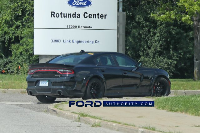 Ford-Benchmarking-Dodge-Charger-Hellcat-August-2021-001.jpg