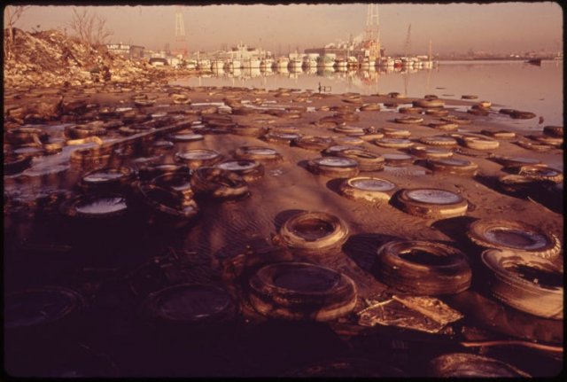 water pollution.jpg