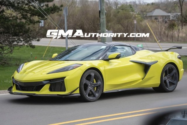 2023-Chevrolet-Corvette-Z06-Convertible-Accelerate-Yellow-Metallic-GD0-First-On-Road-Shots-Top...jpg